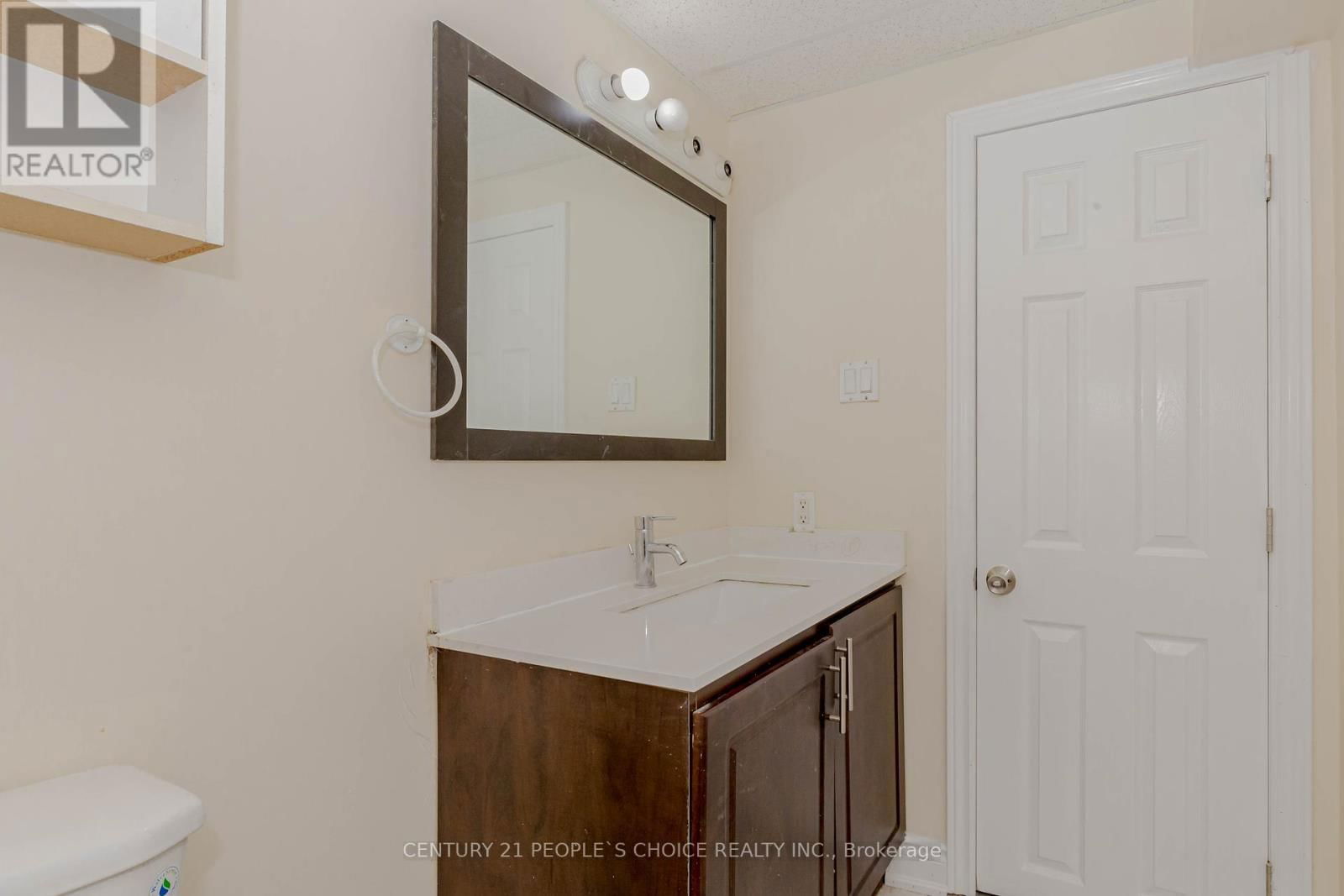215 JEFFCOAT DRIVE Image 47