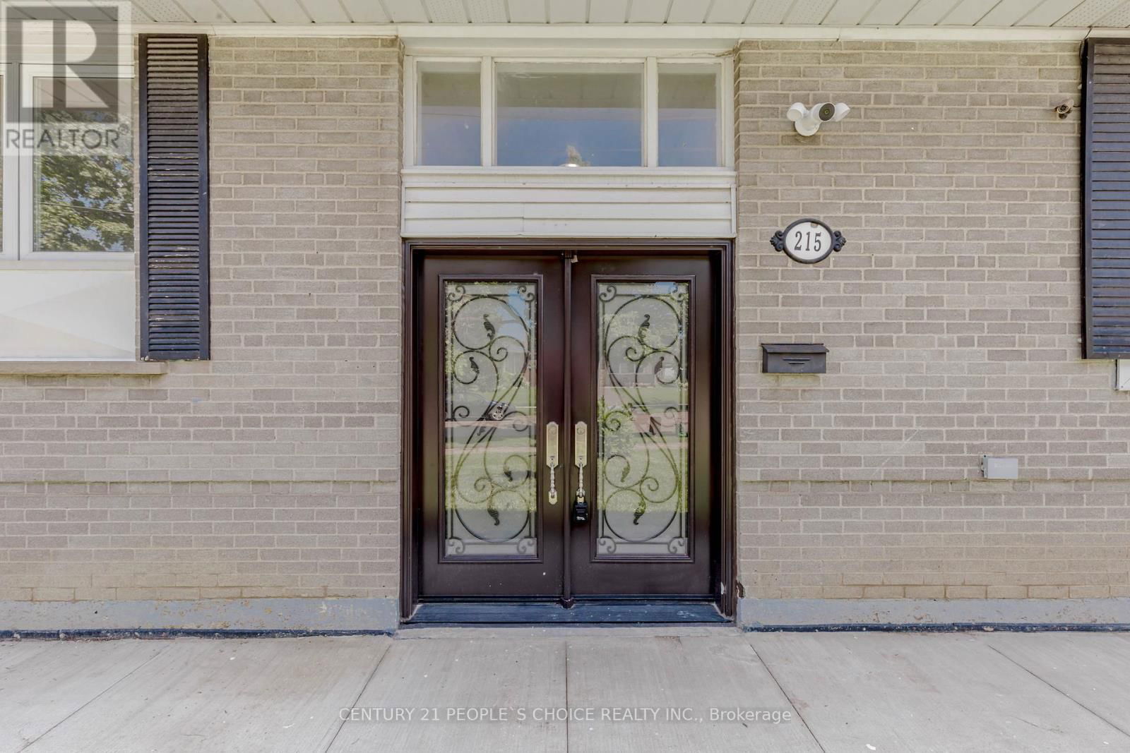 215 JEFFCOAT DRIVE Image 7