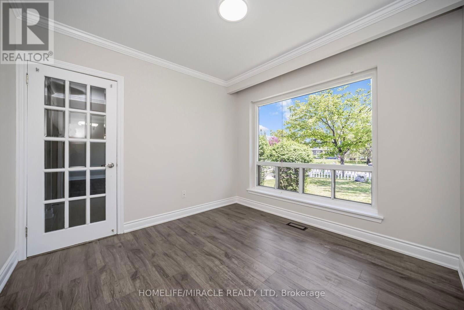 106 SILVERSTONE DRIVE Image 11