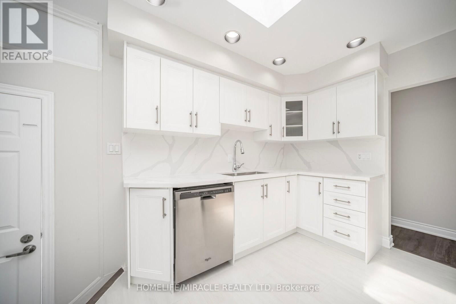106 SILVERSTONE DRIVE Image 19