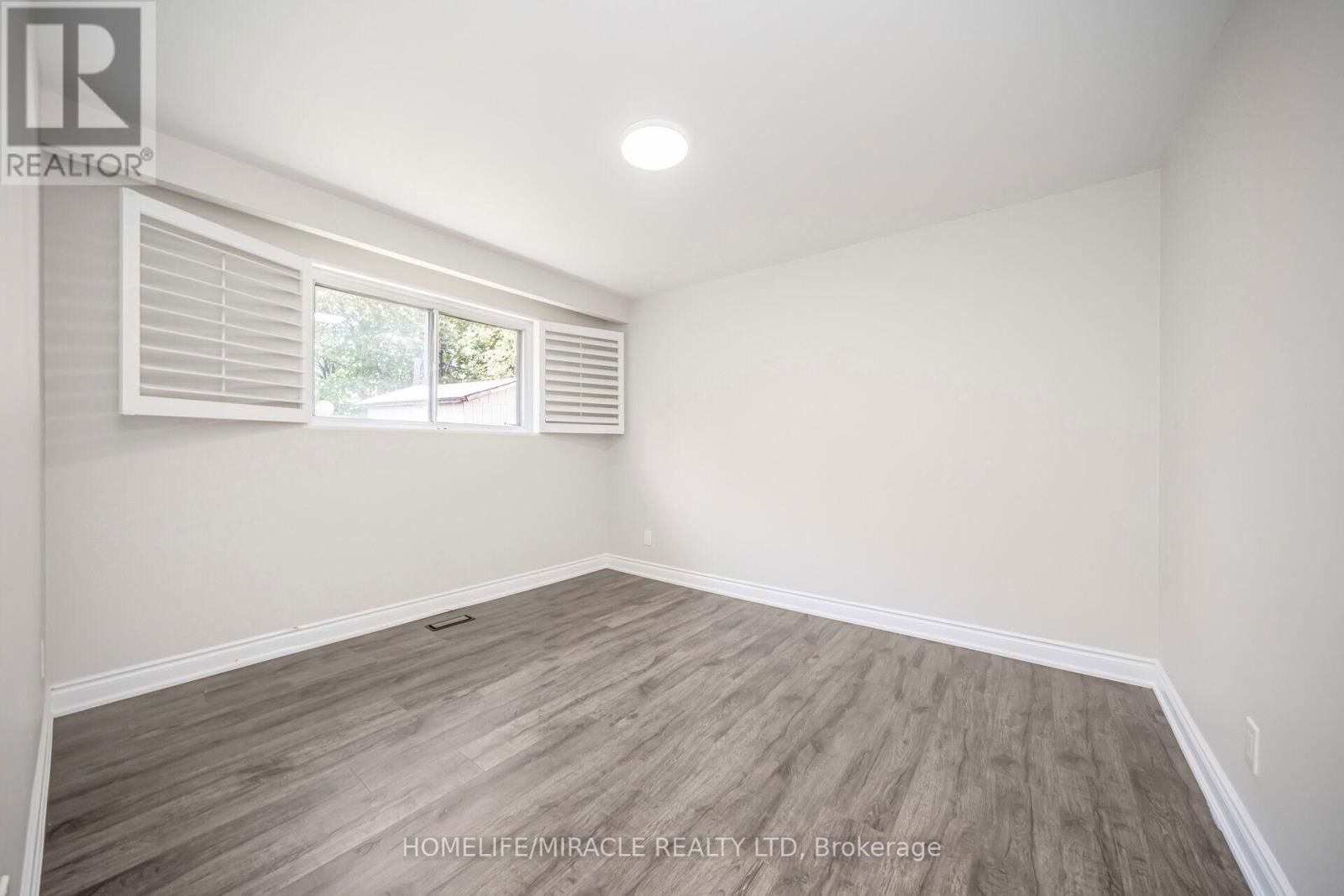 106 SILVERSTONE DRIVE Image 20