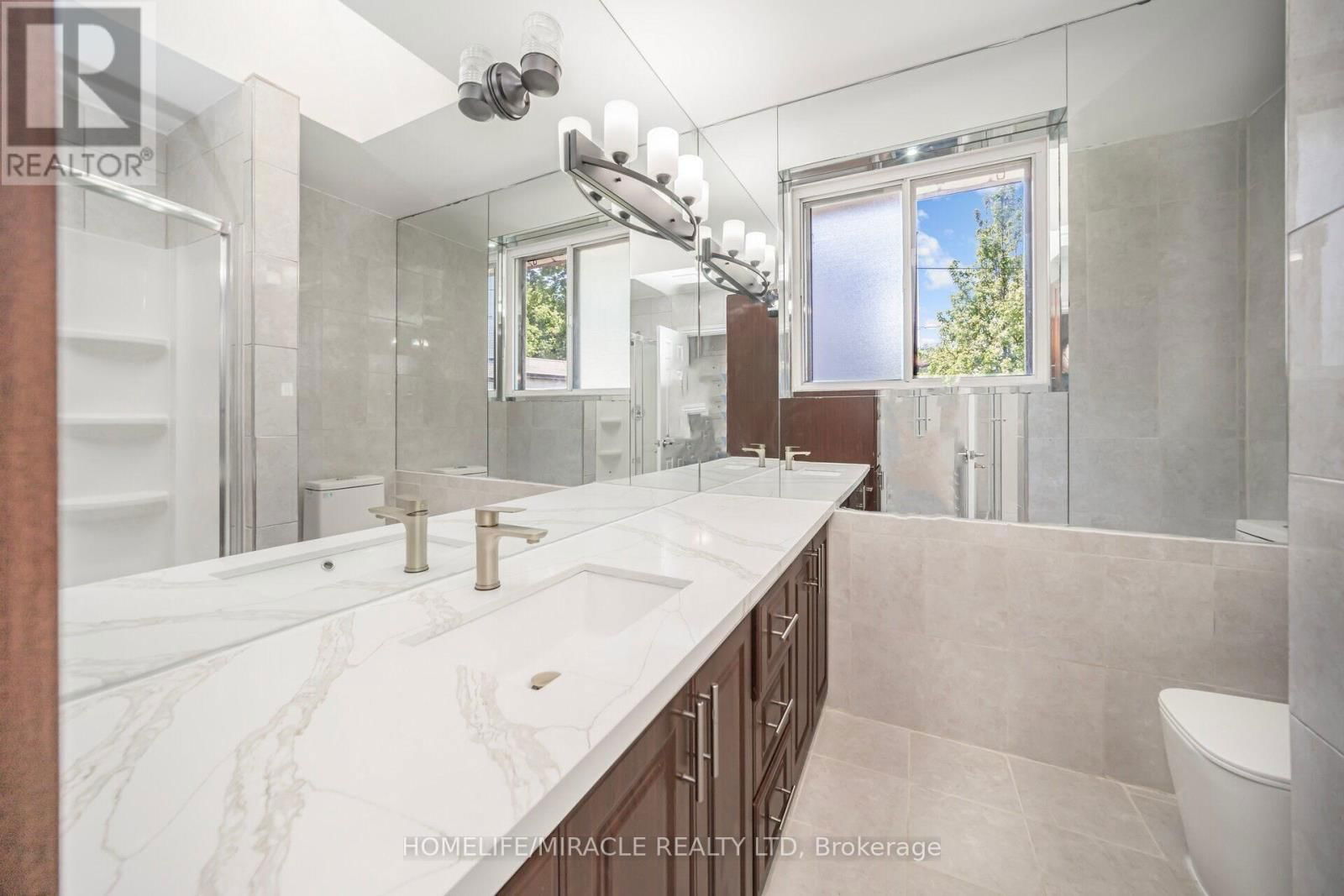 106 SILVERSTONE DRIVE Image 27