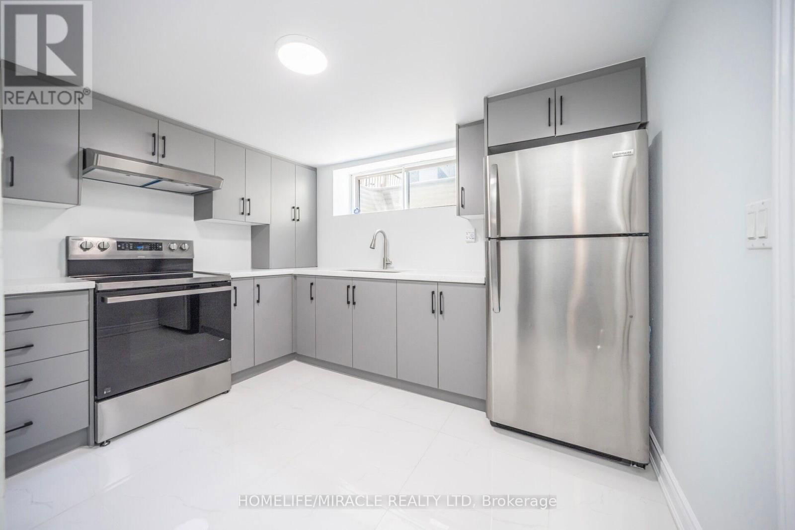 106 SILVERSTONE DRIVE Image 34