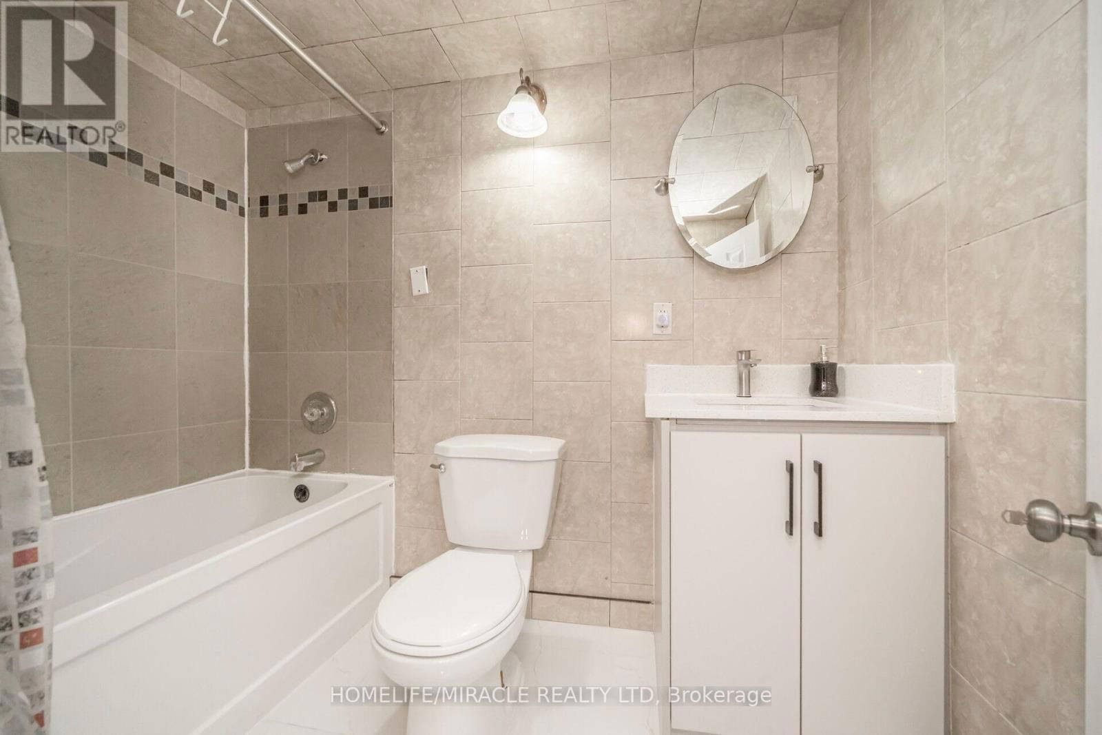 106 SILVERSTONE DRIVE Image 37
