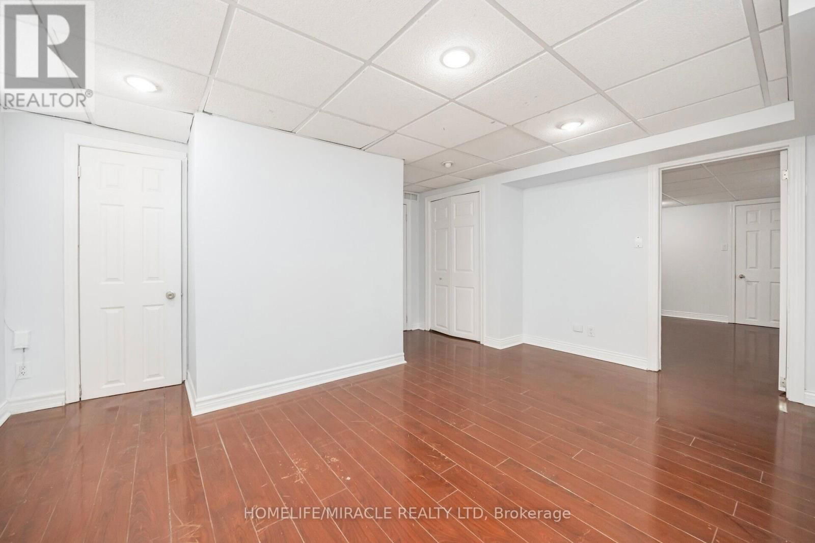 106 SILVERSTONE DRIVE Image 39