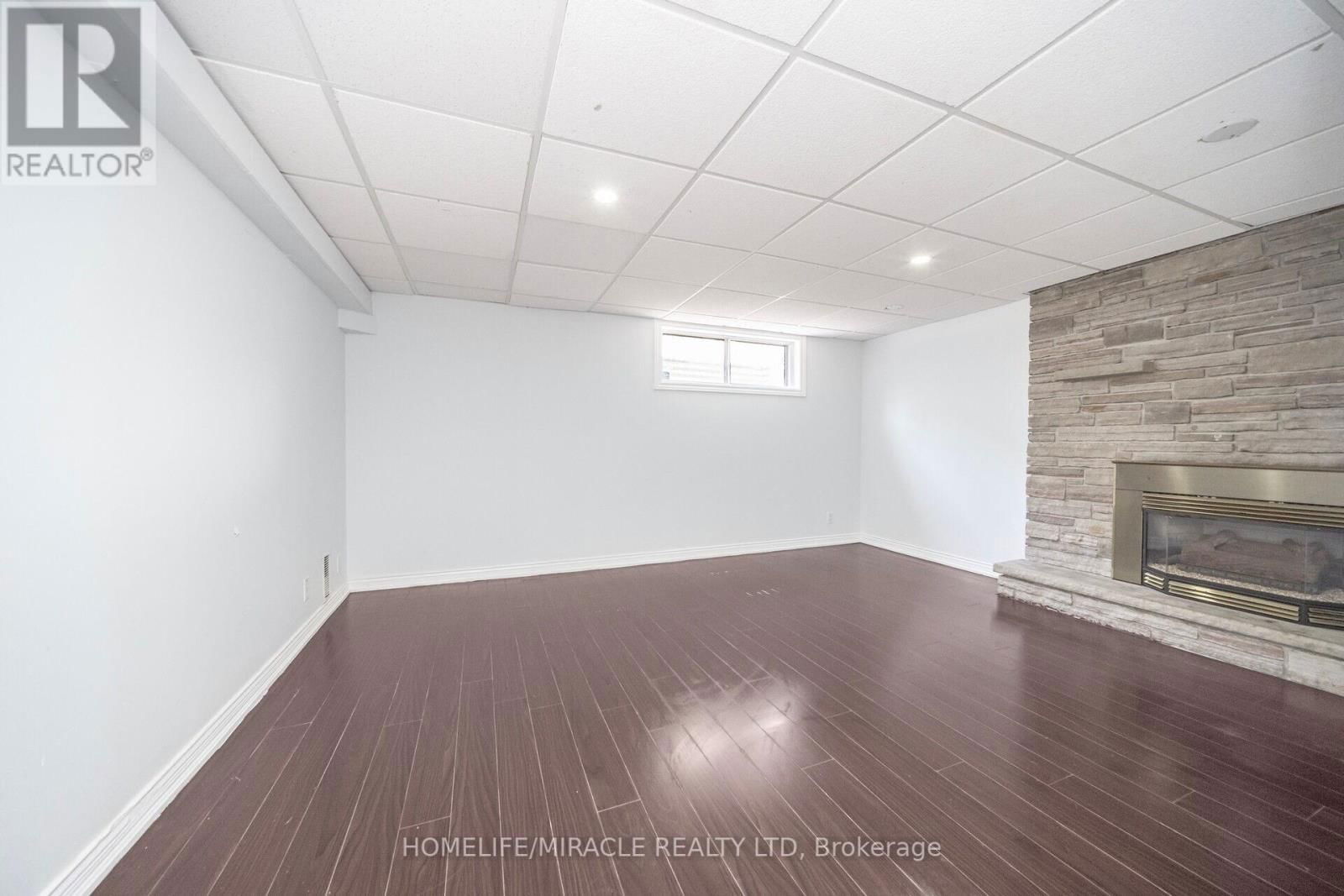 106 SILVERSTONE DRIVE Image 41