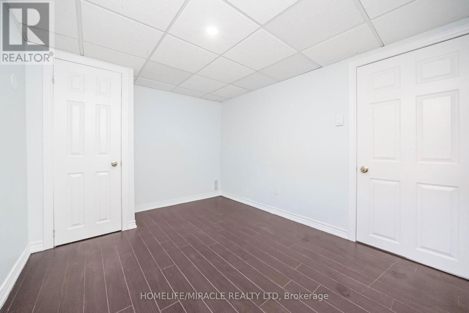 106 SILVERSTONE DRIVE Image 43