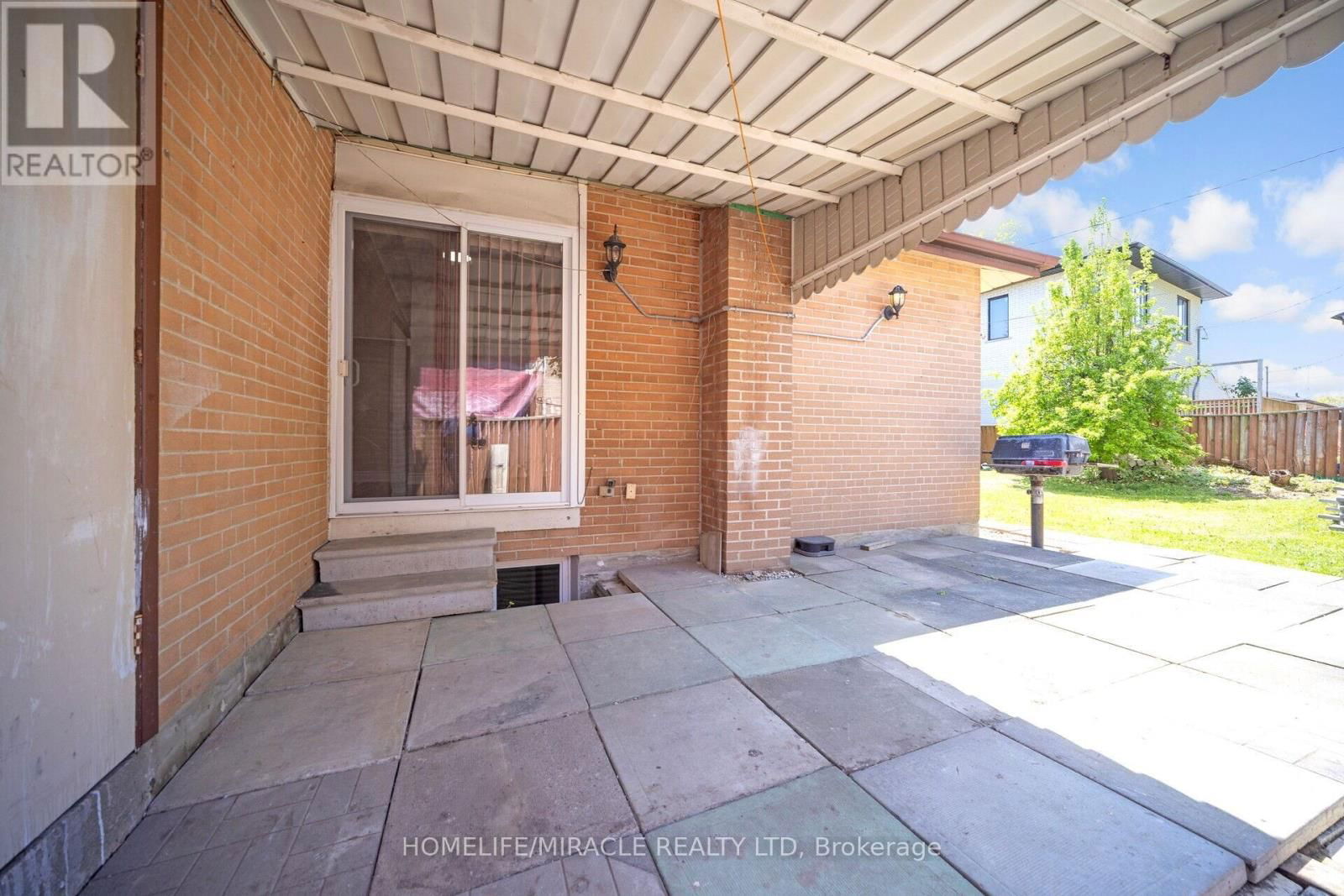 106 SILVERSTONE DRIVE Image 45