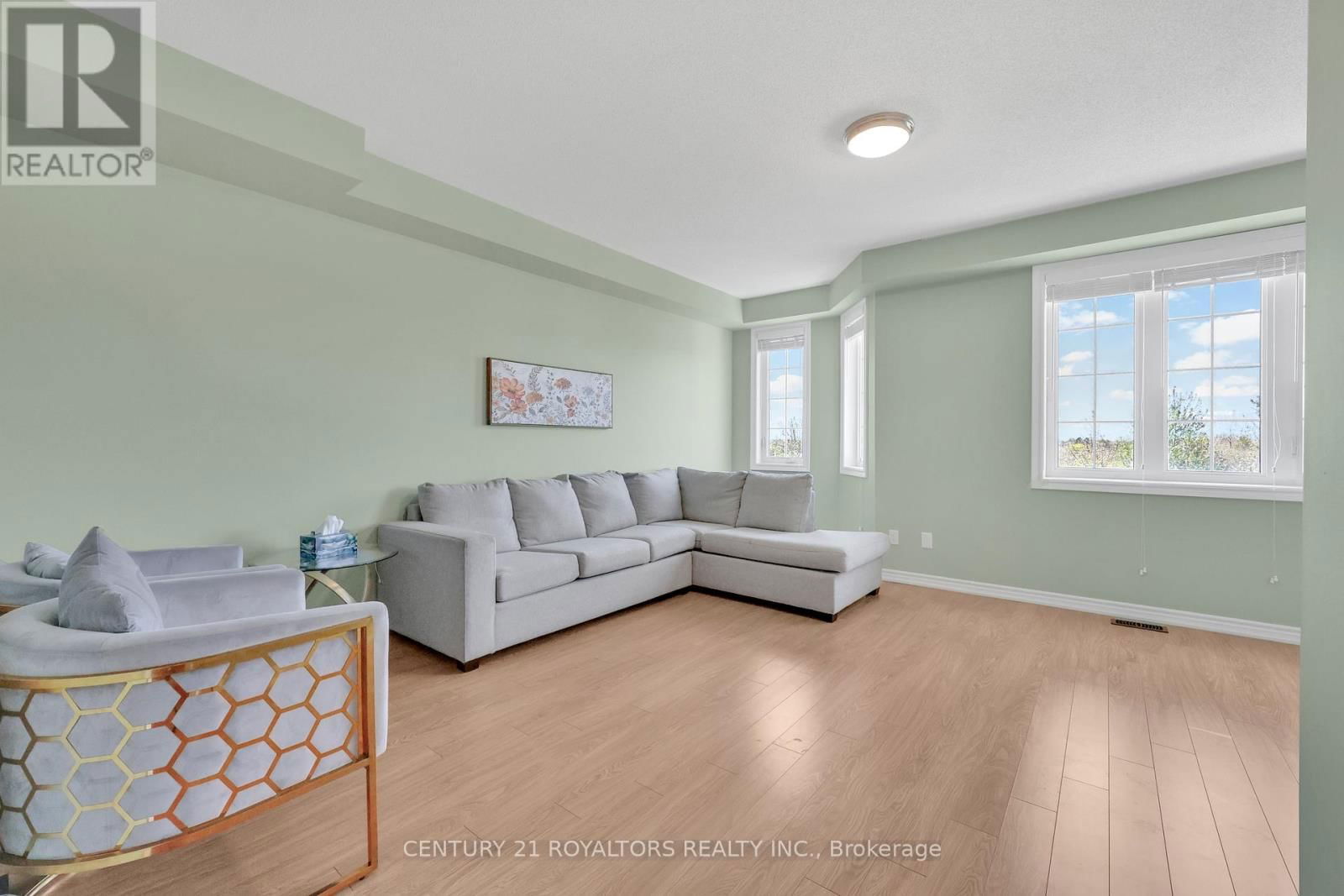 34 MIAMI GROVE Image 19