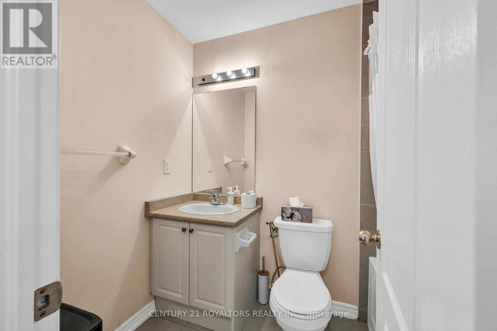 34 MIAMI GROVE Image 29