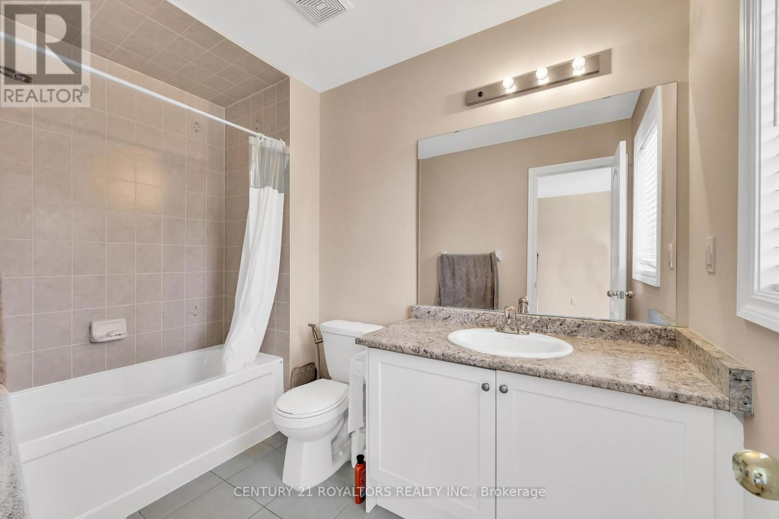 34 MIAMI GROVE Image 34