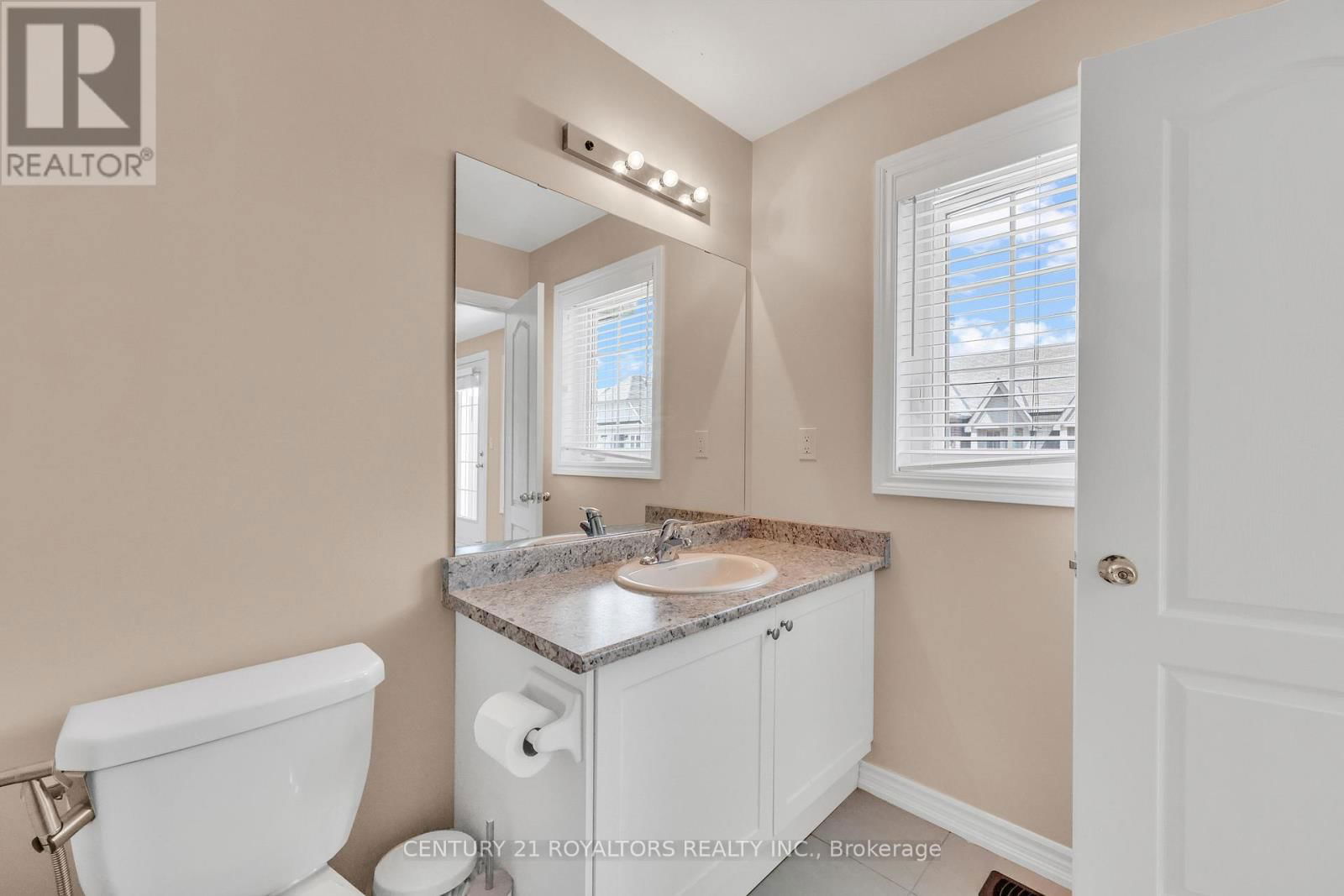 34 MIAMI GROVE Image 36