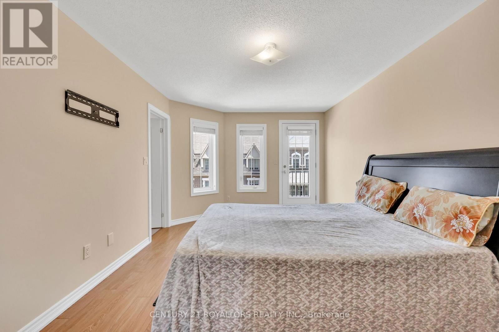 34 MIAMI GROVE Image 38