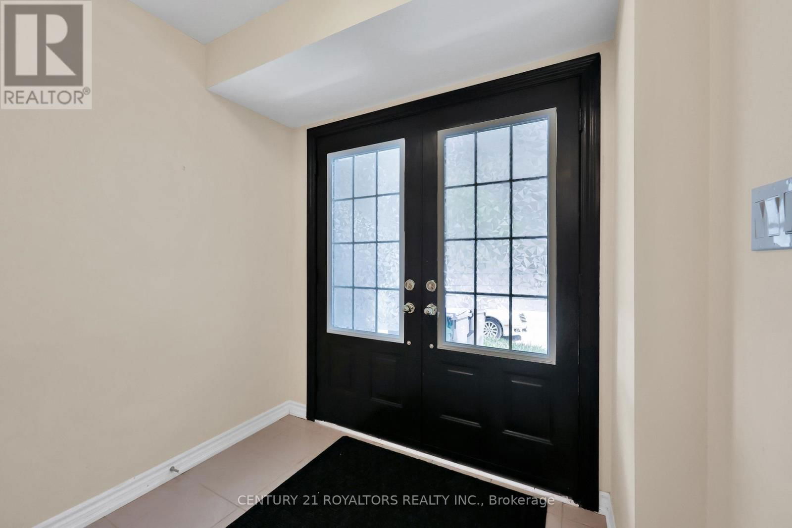 34 MIAMI GROVE Image 4