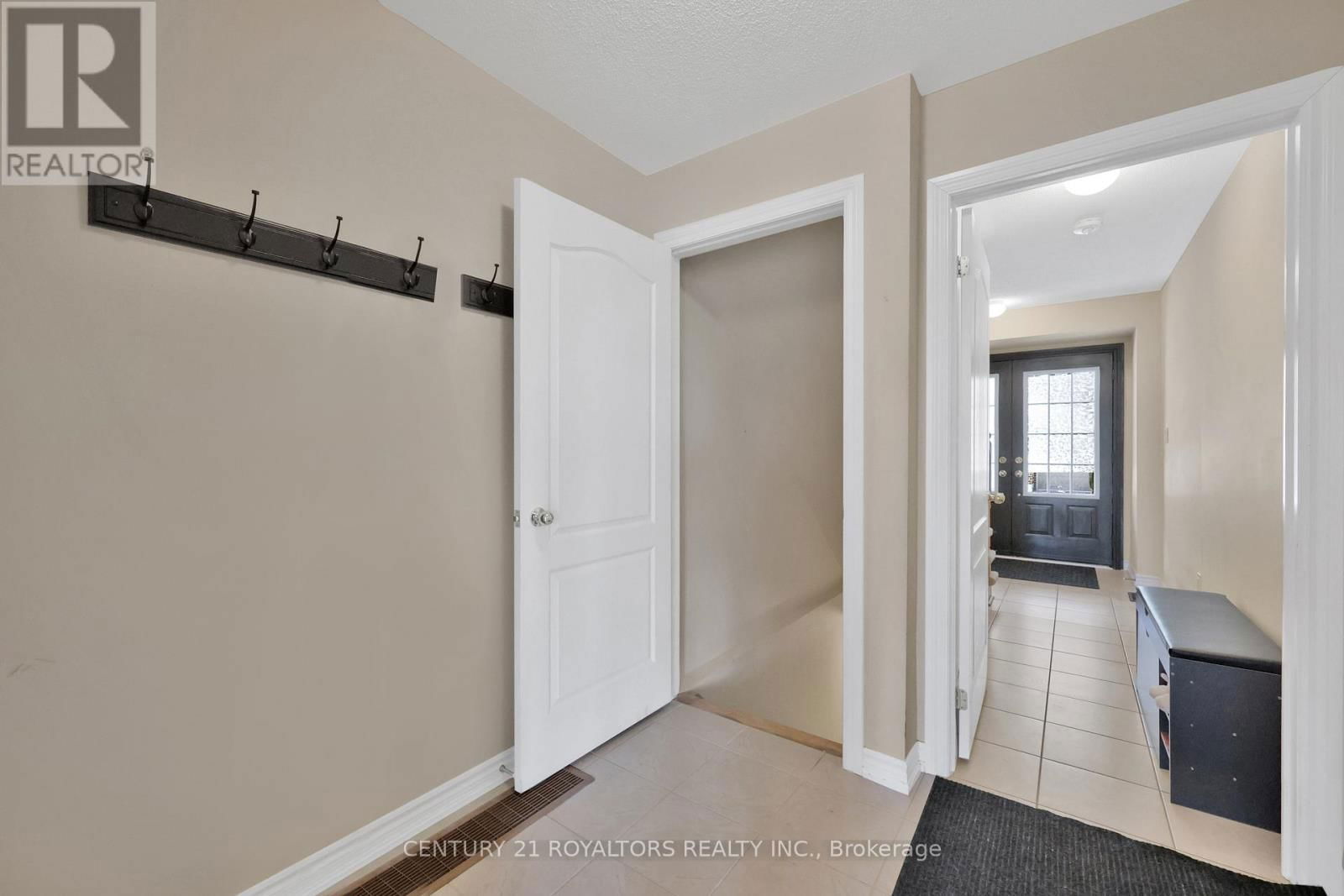 34 MIAMI GROVE Image 6