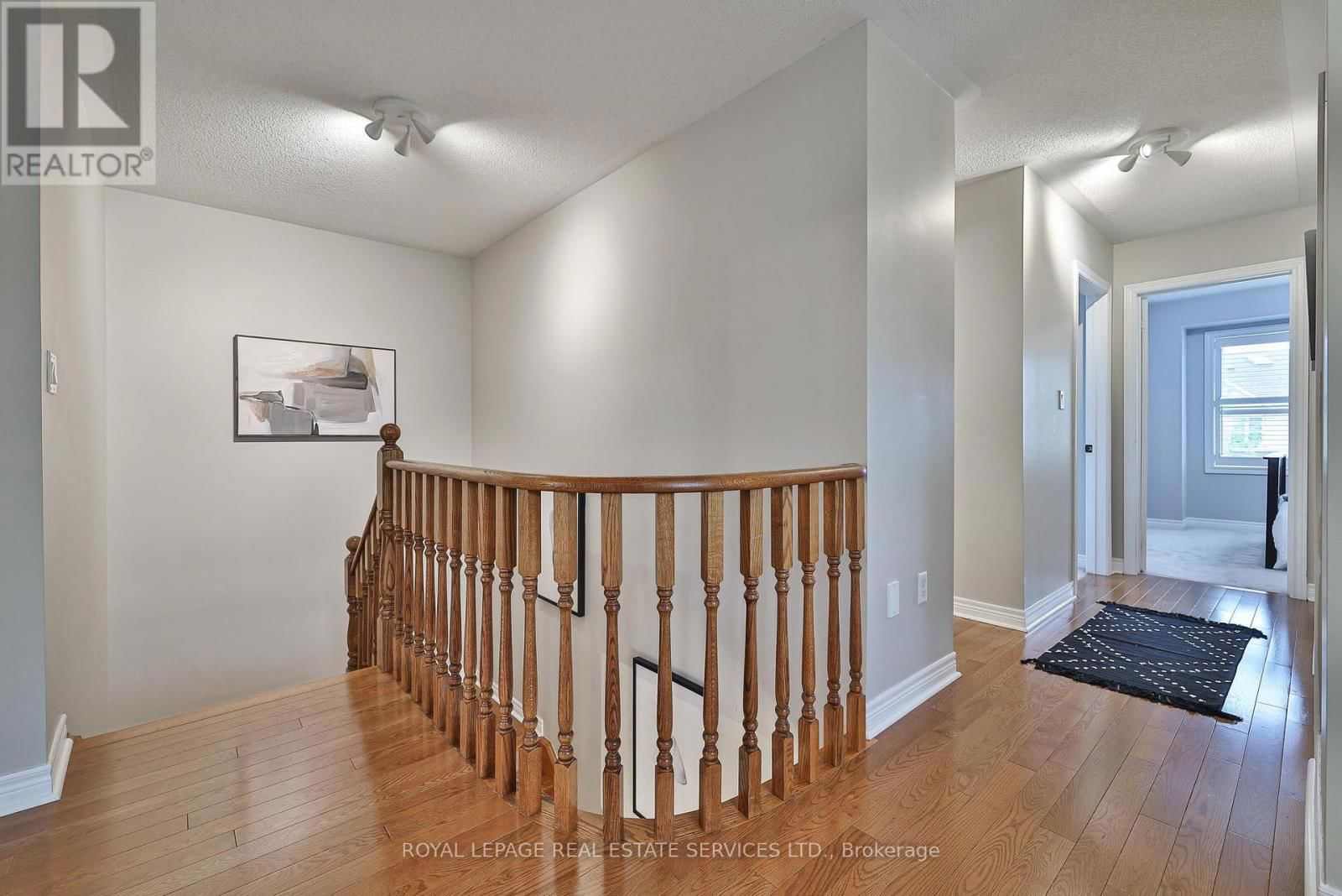3222 EPWORTH CRESCENT Image 27