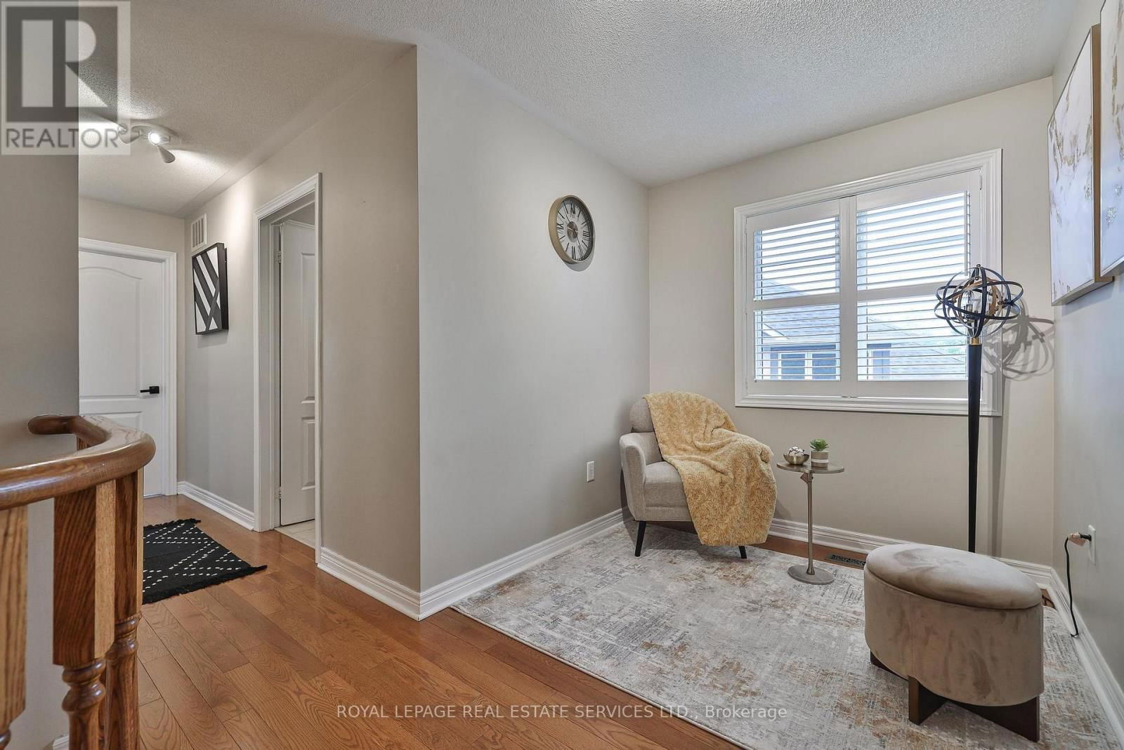 3222 EPWORTH CRESCENT Image 28