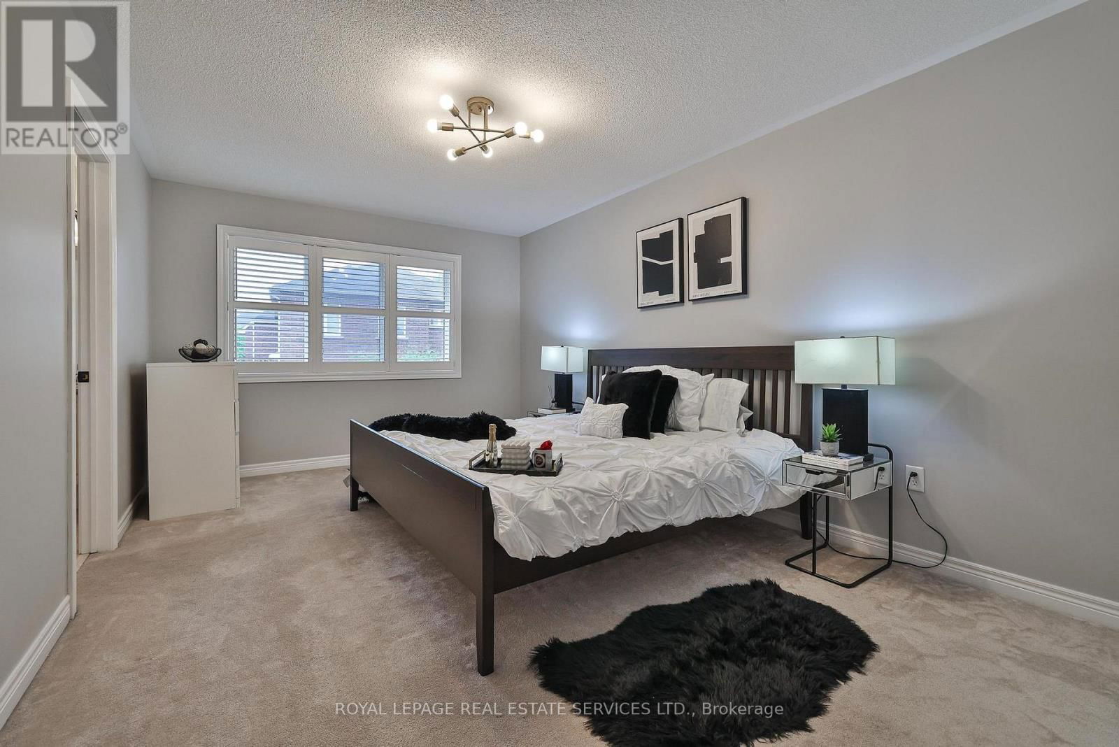 3222 EPWORTH CRESCENT Image 29