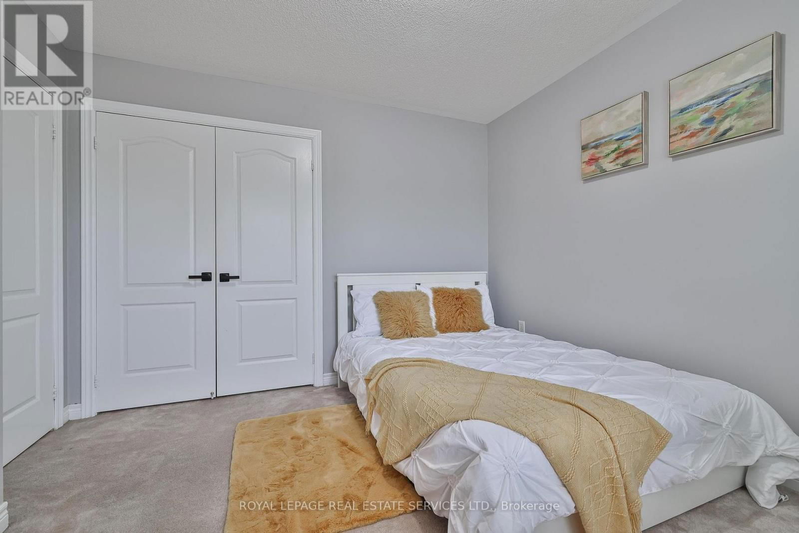 3222 EPWORTH CRESCENT Image 36