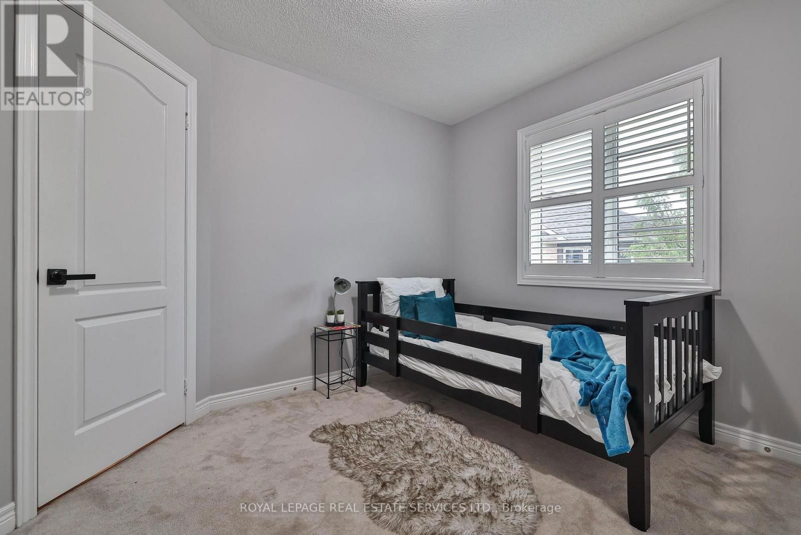 3222 EPWORTH CRESCENT Image 41