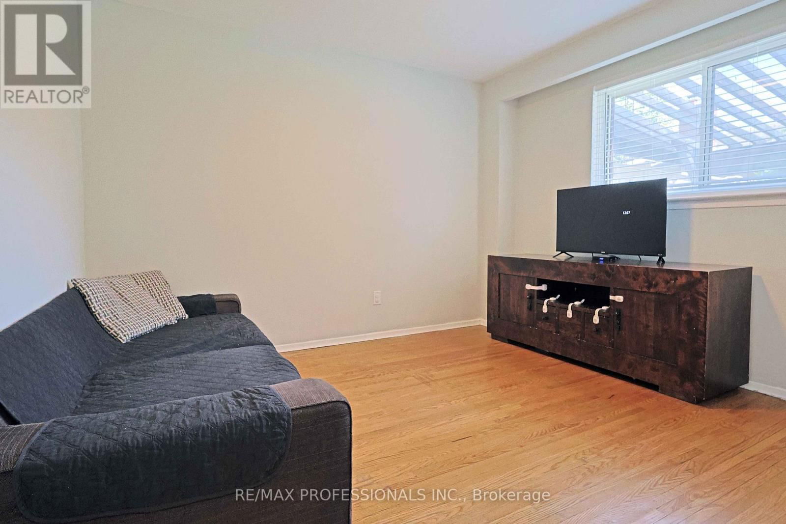 3323 HOMARK DRIVE Image 19