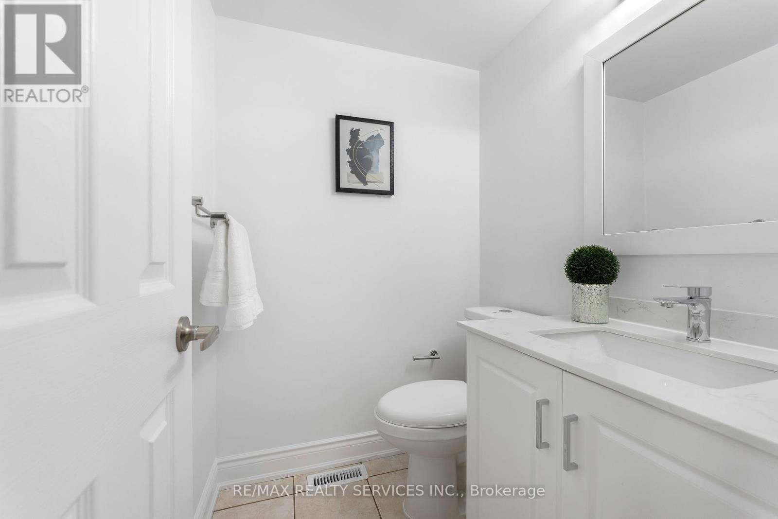 28 - 80 ACORN PLACE Image 15