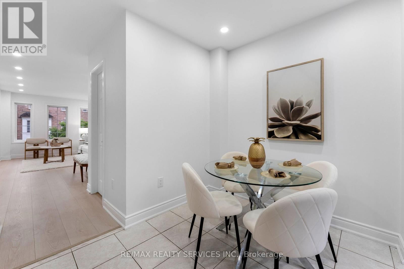 28 - 80 ACORN PLACE Image 17
