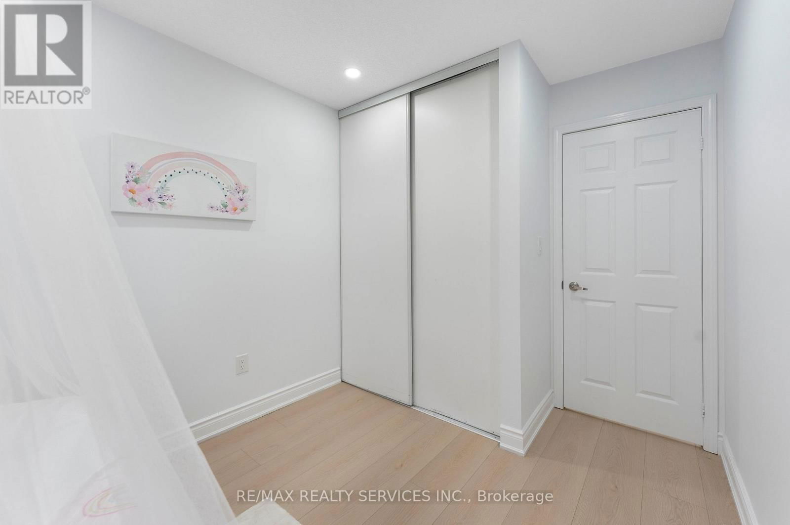 28 - 80 ACORN PLACE Image 35
