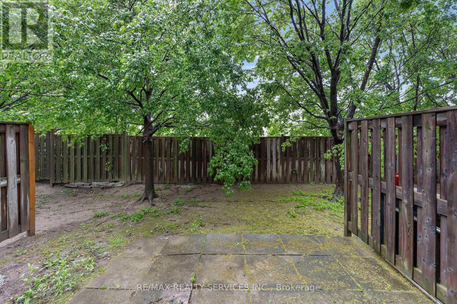 28 - 80 ACORN PLACE Image 42