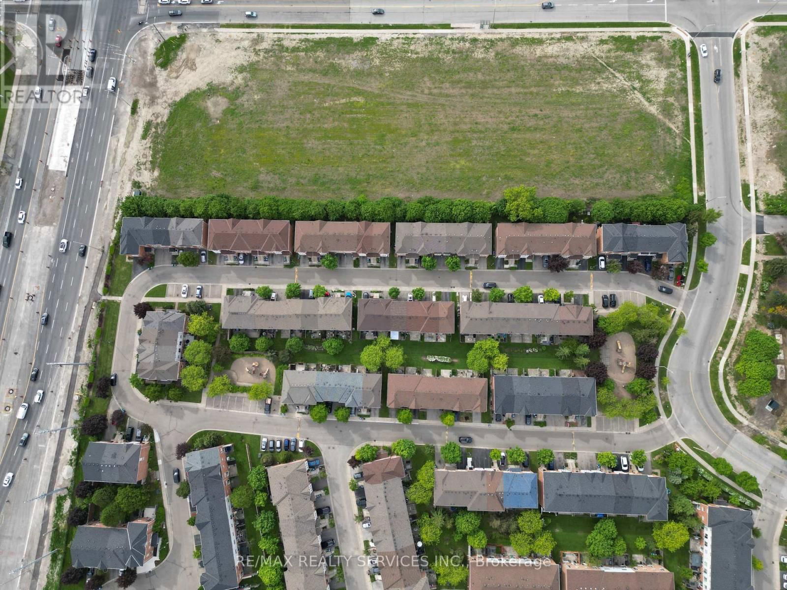 28 - 80 ACORN PLACE Image 47