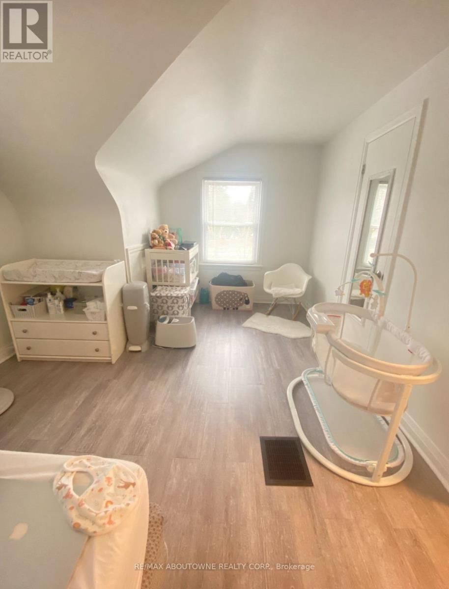 2362 REBECCA STREET Image 11