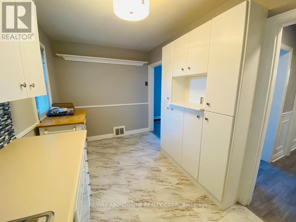 2362 REBECCA STREET Image 5