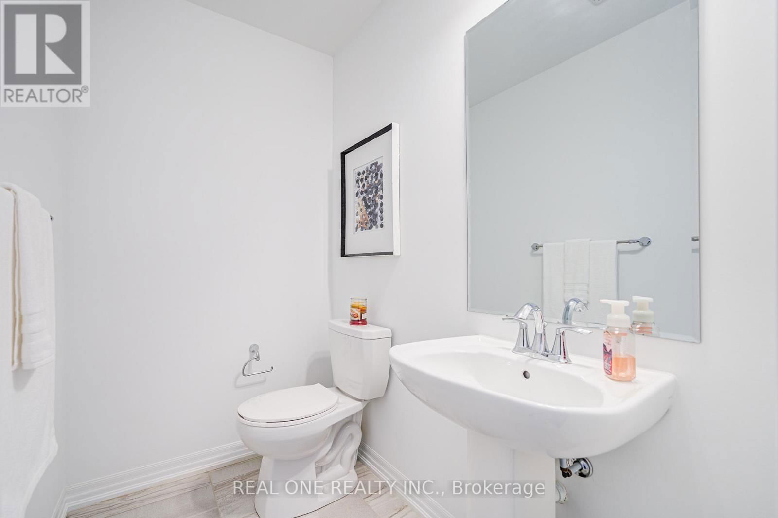 91 GROVEWOOD COMMON Image 17