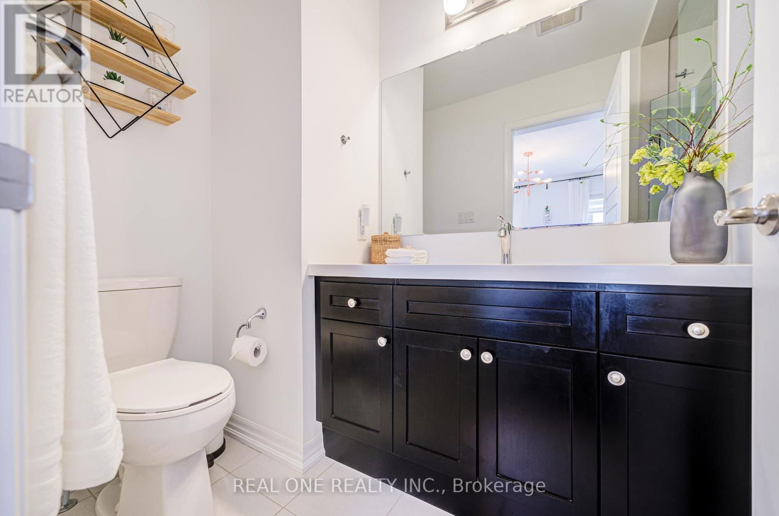 91 GROVEWOOD COMMON Image 40