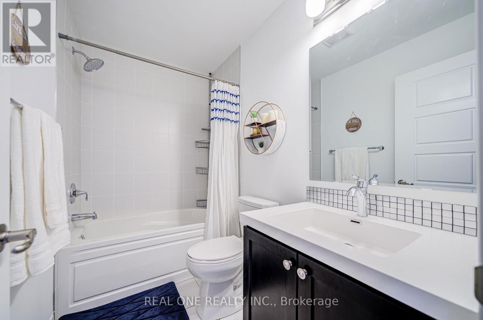 91 GROVEWOOD COMMON Image 49