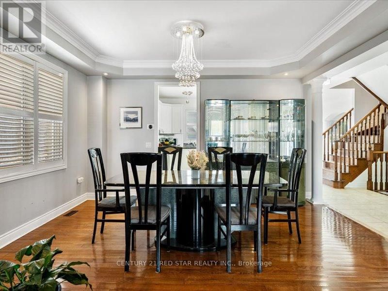 31 EIFFEL BOULEVARD Image 10