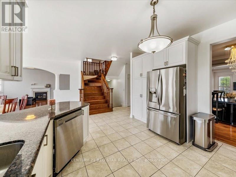 31 EIFFEL BOULEVARD Image 15