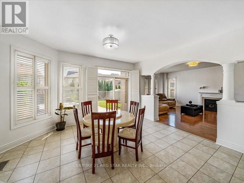 31 EIFFEL BOULEVARD Image 16
