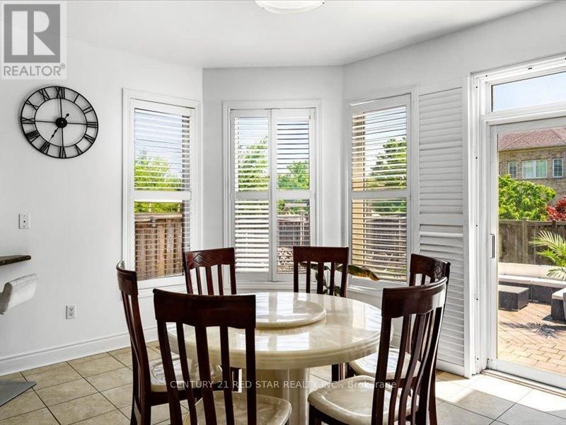 31 EIFFEL BOULEVARD Image 17
