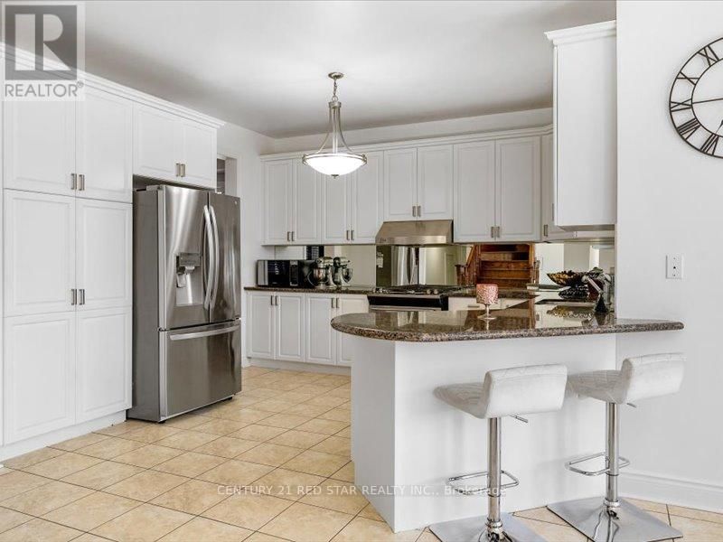 31 EIFFEL BOULEVARD Image 18