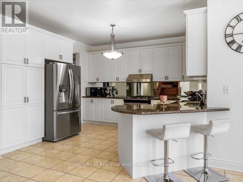 31 EIFFEL BOULEVARD Image 19