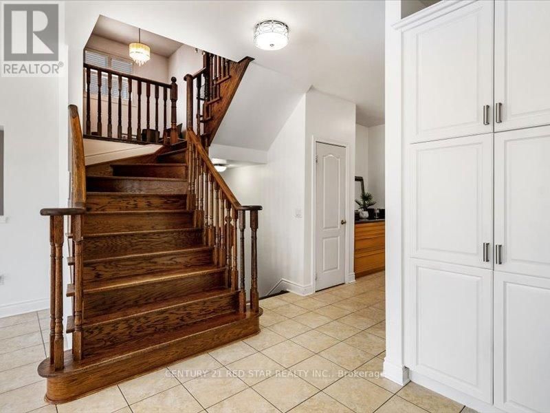 31 EIFFEL BOULEVARD Image 22