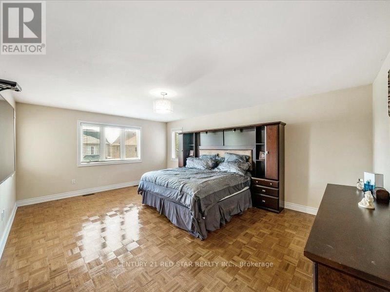 31 EIFFEL BOULEVARD Image 26