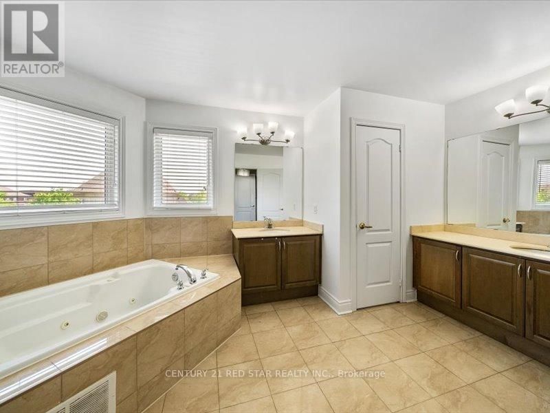 31 EIFFEL BOULEVARD Image 28