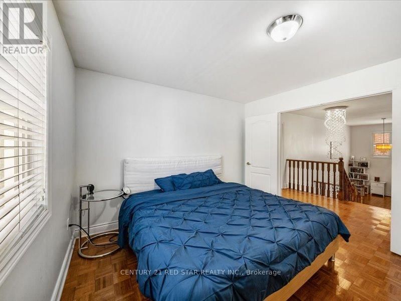 31 EIFFEL BOULEVARD Image 31