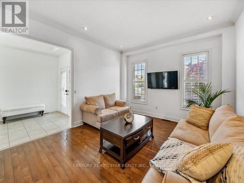 31 EIFFEL BOULEVARD Image 7