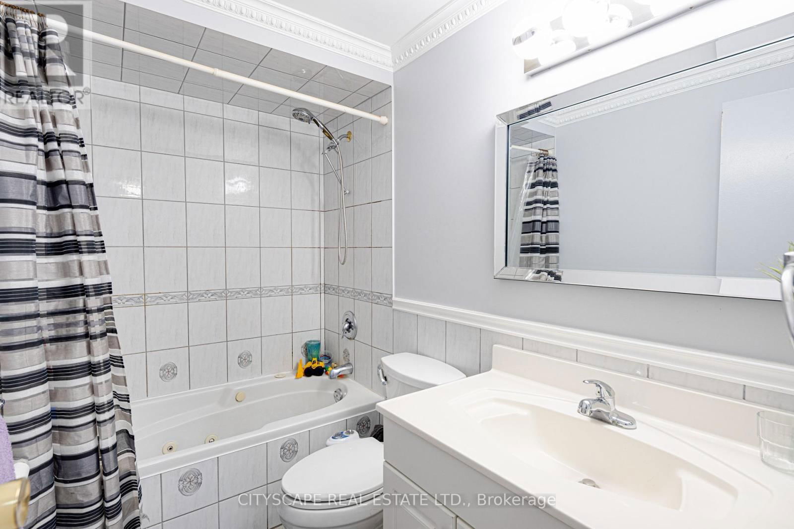 48 MANDARIN CRESCENT Image 12