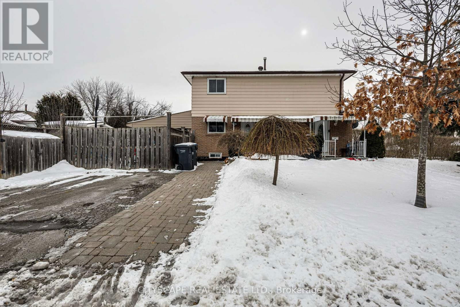 48 MANDARIN CRESCENT Image 24