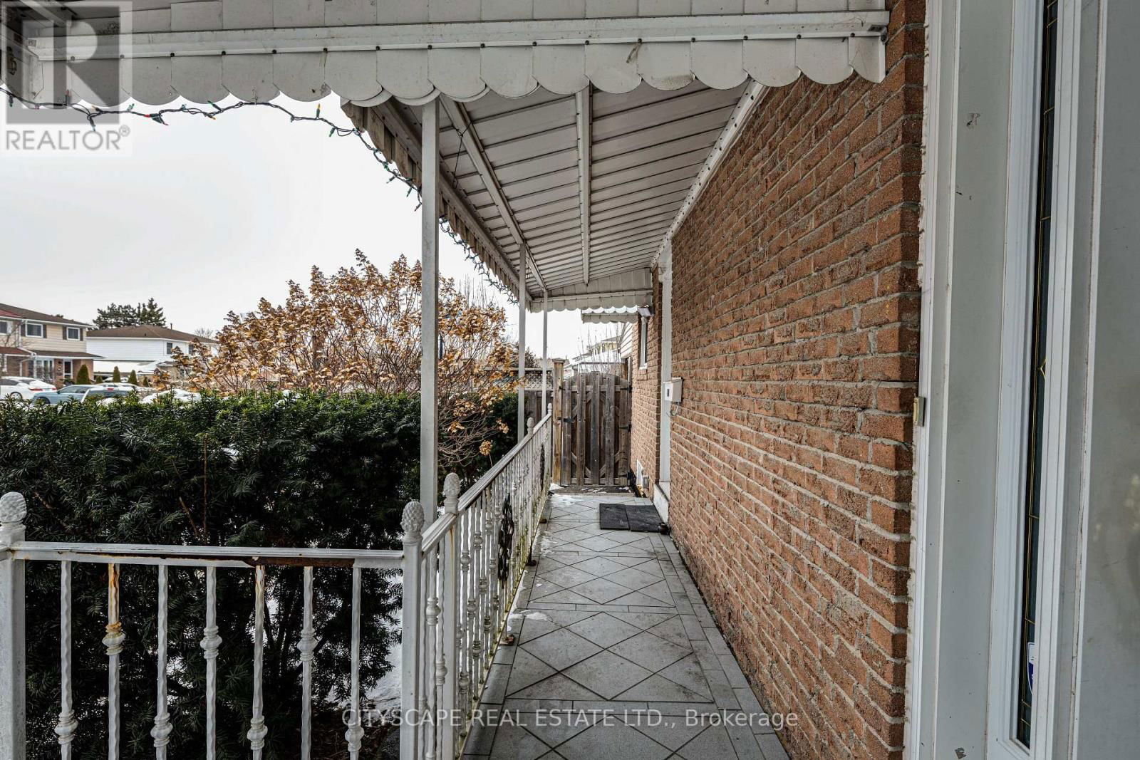 48 MANDARIN CRESCENT Image 25