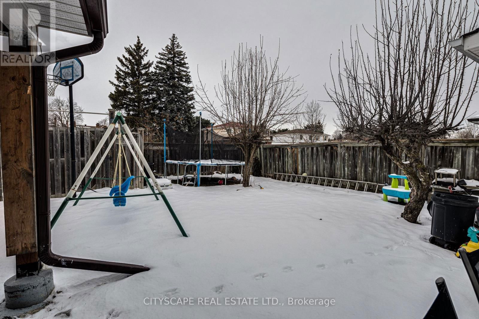 48 MANDARIN CRESCENT Image 26